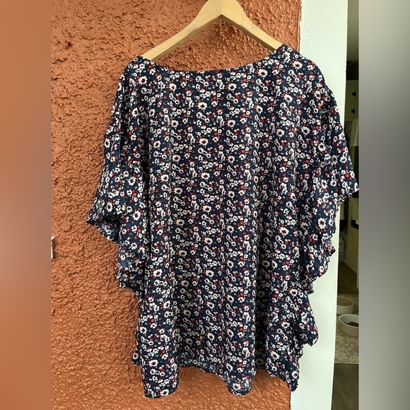 Alisha and Chloe Women’s Navy Floral Plus Size Blouse- Size 3XL - Picture 5 of 5